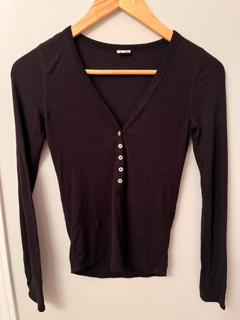 Wilfred x Aritzia Free Black Long-Sleeve Henley Top - Women